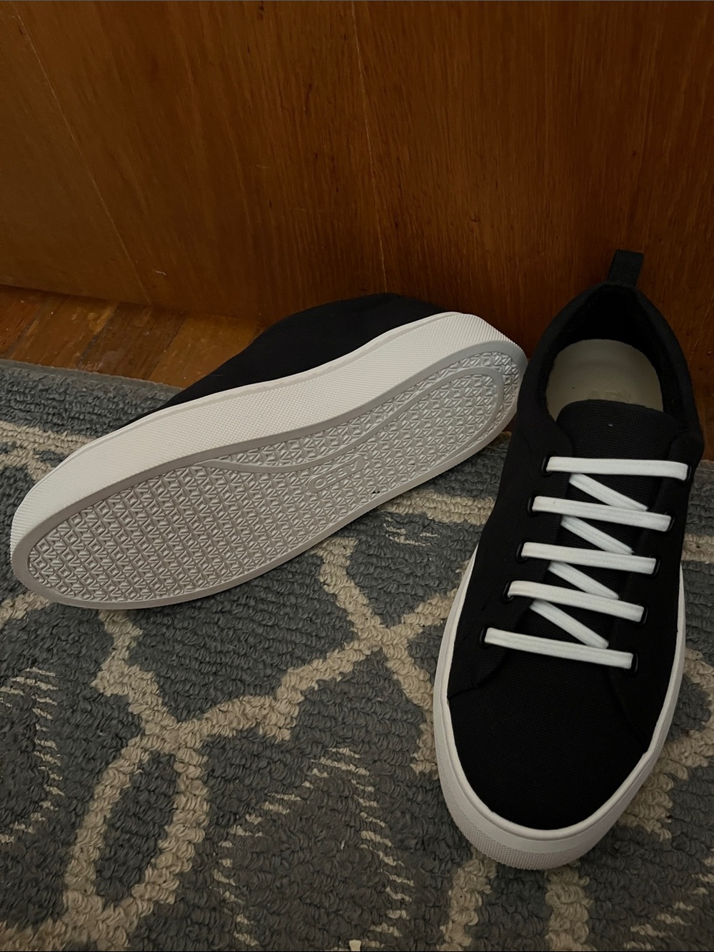 Abeo Black and White Women's Low-Top Sneakers